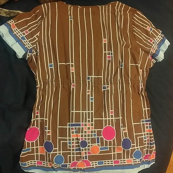 Scrub Top - Picture 2 of 3